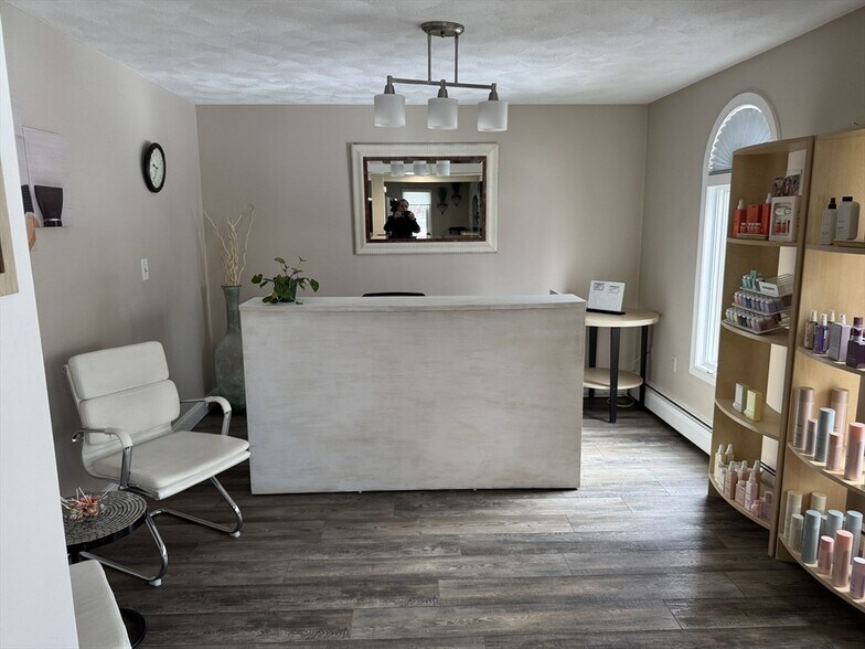 More Photos Of 622 Boston Rd, Billerica Freestanding For Lease