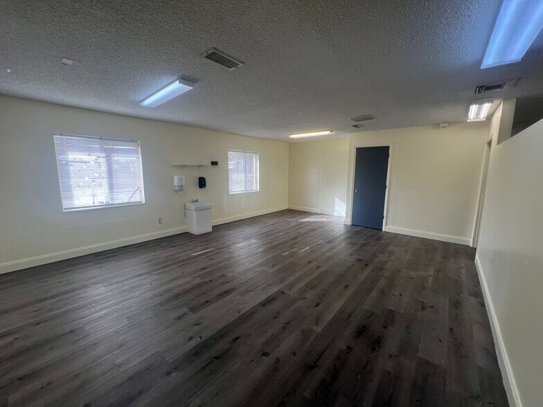 More Photos Of 4527 Carter St, Orlando Daycare Center For Lease