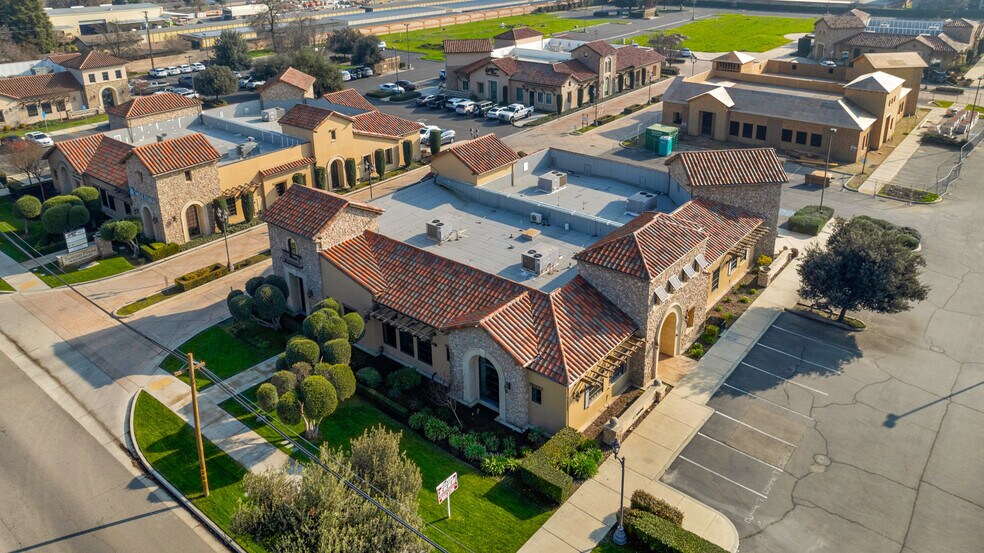 More Photos Of 209 E Caldwell Ave, Visalia Medical For Sale