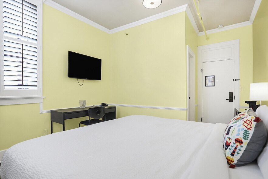 More Photos Of 35 S Main St, Batesville Warehouse For Sale