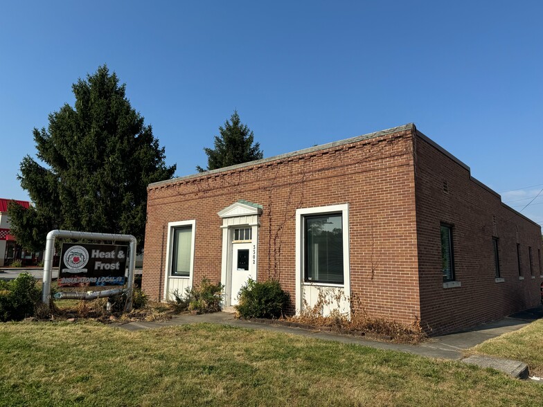 Primary Photo Of 3302 S East St, Indianapolis Office For Sale