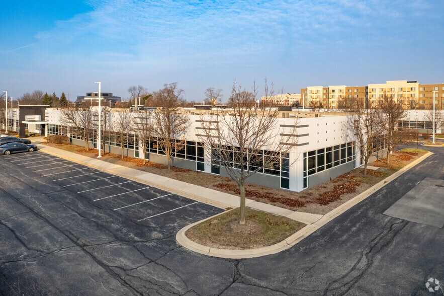 More Photos Of 935 National Pky, Schaumburg Office For Lease