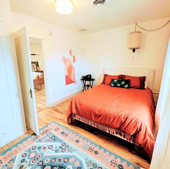 More Photos Of 520 N State St, Hagerman Specialty For Sale