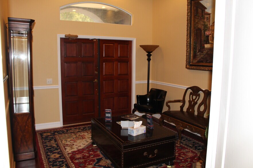 More Photos Of 5363 Central Ave, Saint Petersburg Office Residential For Lease