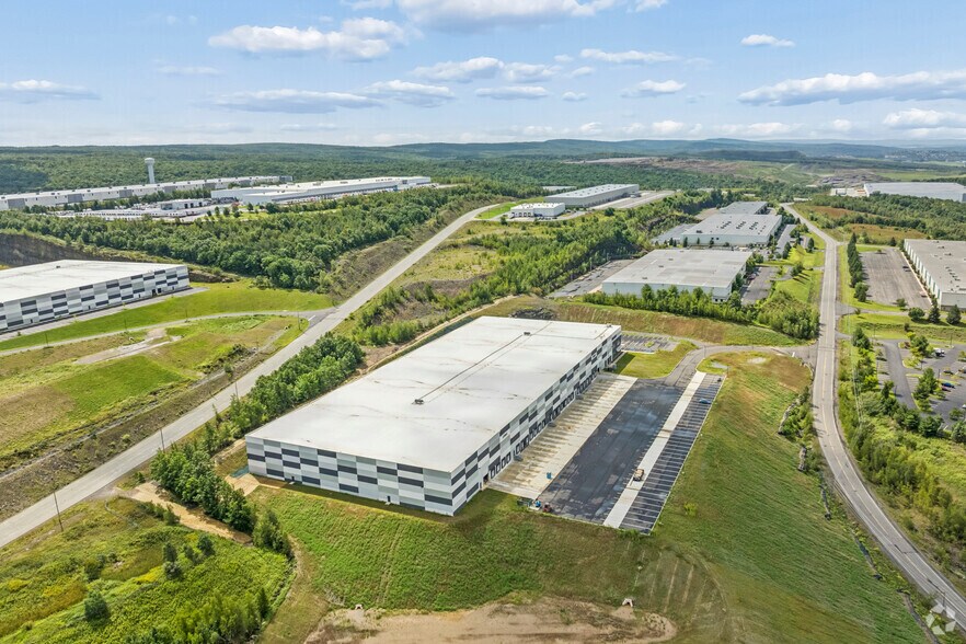 More Photos Of Alberigi Dr, Jessup Distribution For Lease