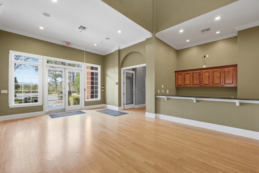More Photos Of 6470 Georgia 400, Cumming Medical For Sale