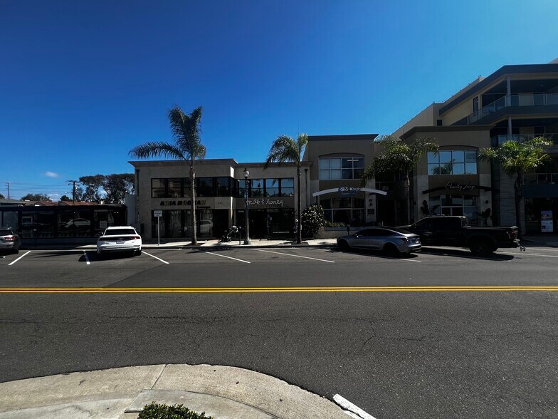 More Photos Of 438 Main St, Huntington Beach Storefront Retail Residential For Lease