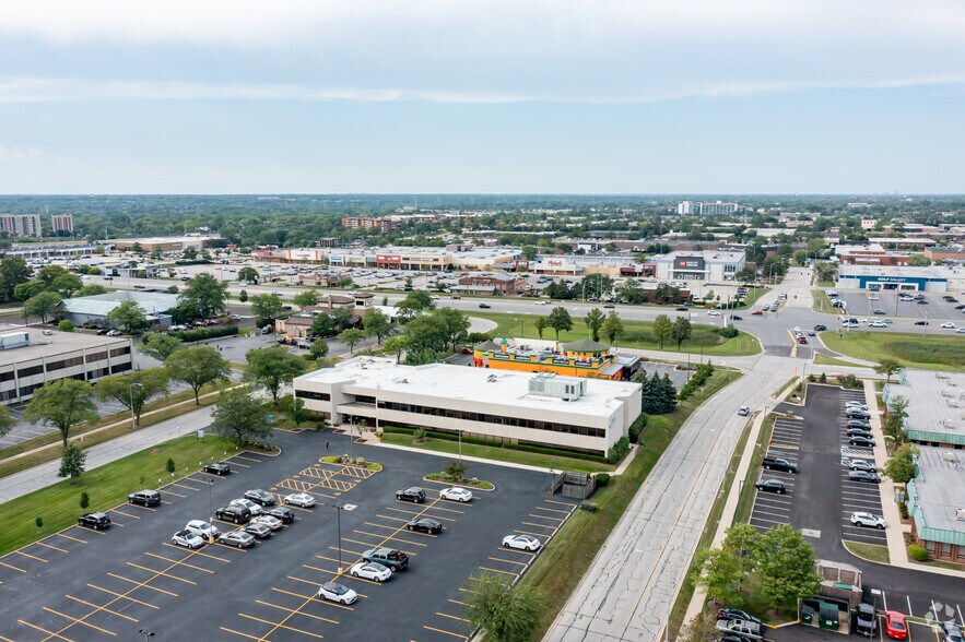 More Photos Of 3051 Oak Grove Rd, Downers Grove Loft Creative Space For Lease