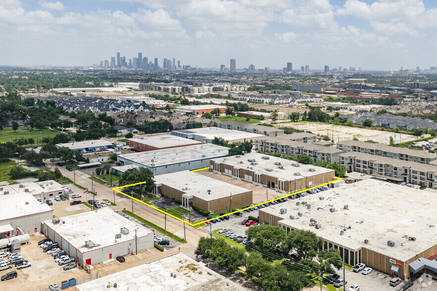 More Photos Of 6855 Wynnwood Ln, Houston Unknown For Lease