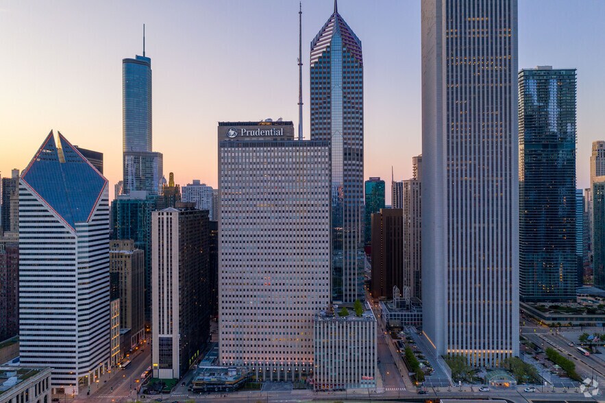 More Photos Of 130 E Randolph St, Chicago Office For Sale