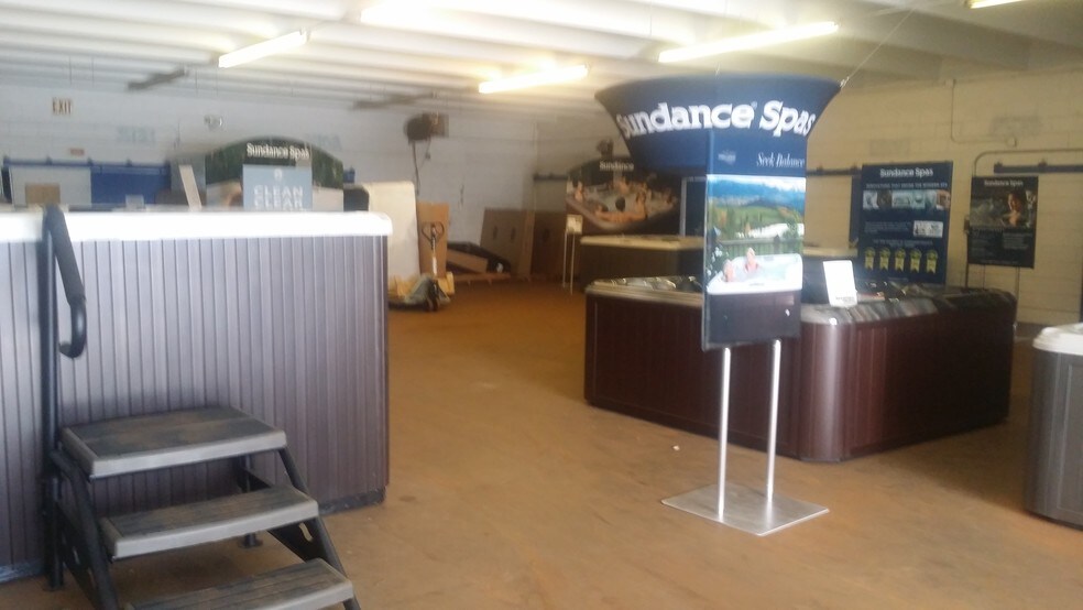 More Photos Of 1531 E Altamonte Dr, Casselberry Freestanding For Lease