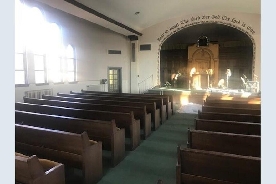 More Photos Of 329 E Moody Ave, New Castle Religious Facility For Sale