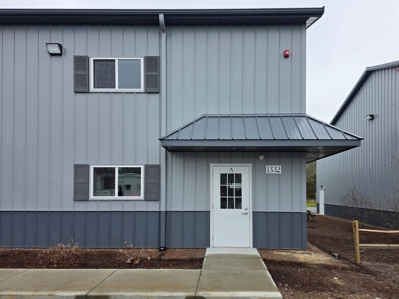 More Photos Of 1332 Main St, Osterville Industrial For Lease