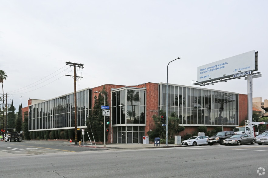 More Photos Of 16400 Ventura Blvd, Encino Office For Lease