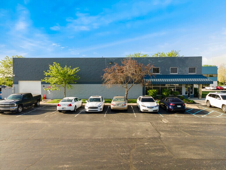 More Photos Of 11837 Technology Dr, Fishers Warehouse For Lease