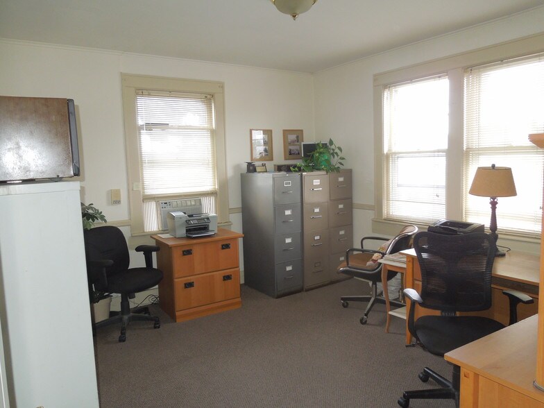 More Photos Of 142 Oak Tree Ave, South Plainfield Office For Lease