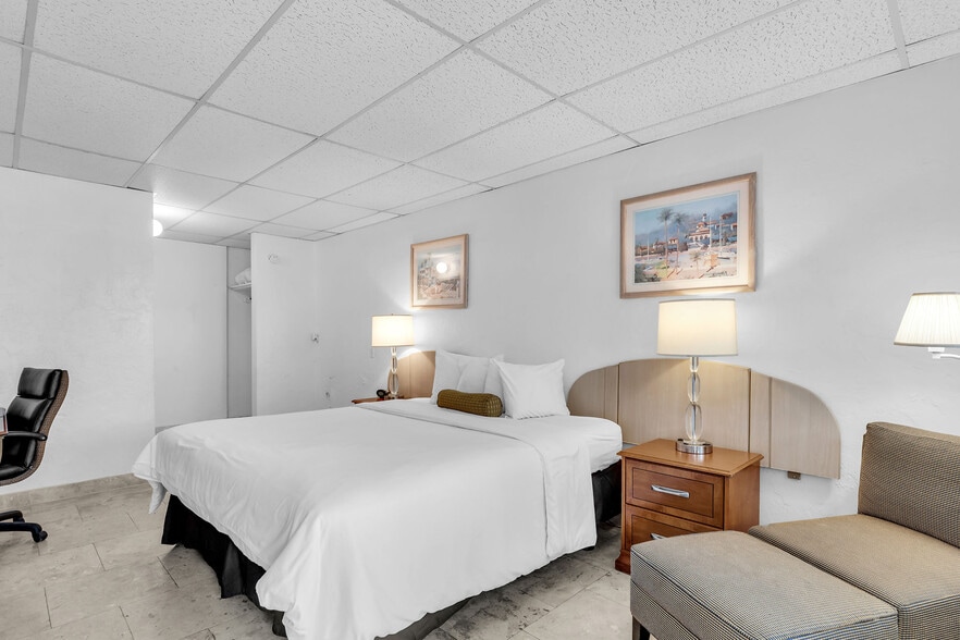 More Photos Of 99202 Overseas Hwy, Key Largo Hotel For Sale