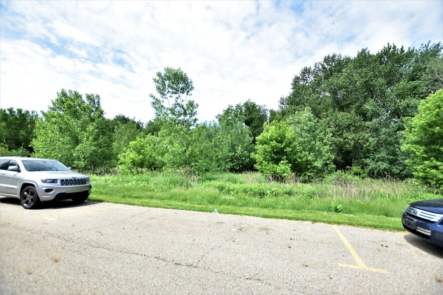 More Photos Of 8167-8197 Clyde Park Ave, Byron Center Warehouse For Lease