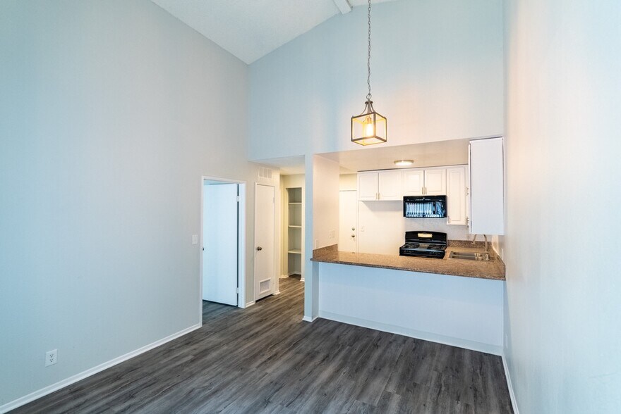 More Photos Of 311 S New Hampshire Ave, Los Angeles Apartments For Sale