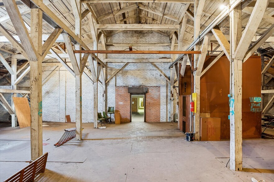 More Photos Of 1200 National St, Houston Warehouse For Sale