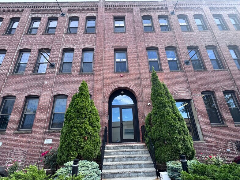 More Photos Of 24 Roland St, Charlestown Loft Creative Space For Lease