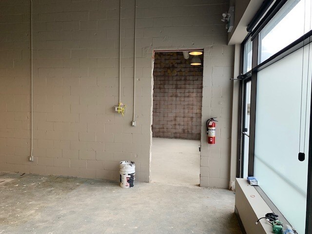 More Photos Of 2721 Markham Rd, Toronto Showroom For Lease