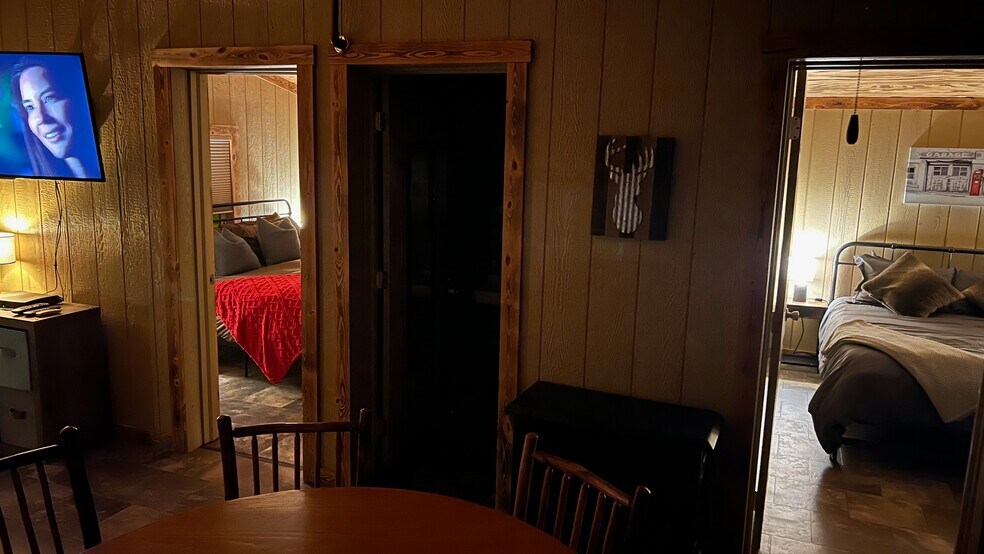 More Photos Of 1062 Susan Rd, Lake Ozark Hotel For Sale