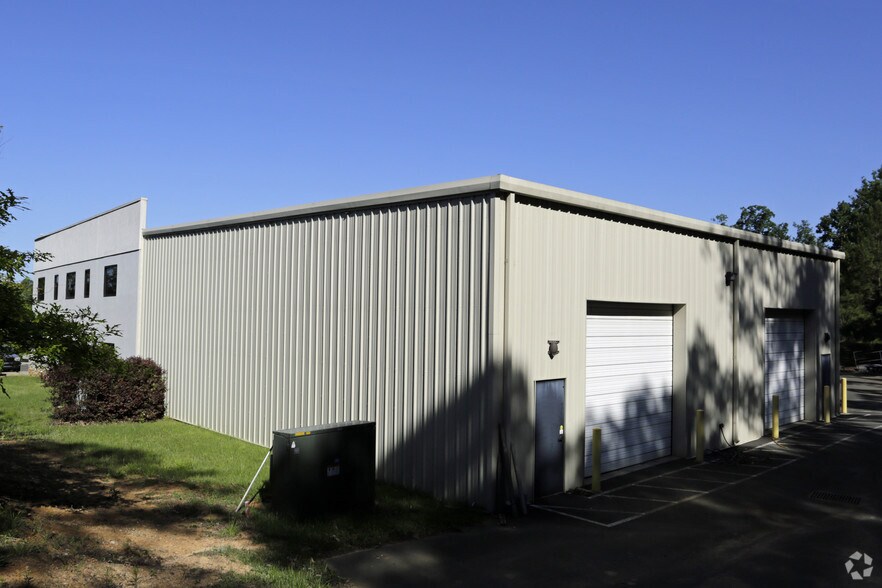 More Photos Of 7201 Acc Blvd, Raleigh Light Distribution For Lease