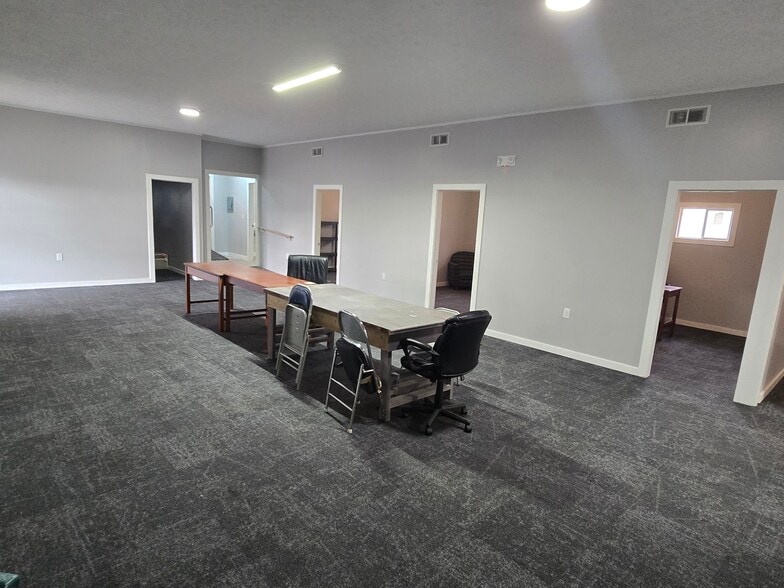 More Photos Of 433 Oberlin Rd, Elyria Storefront Retail Office For Sale