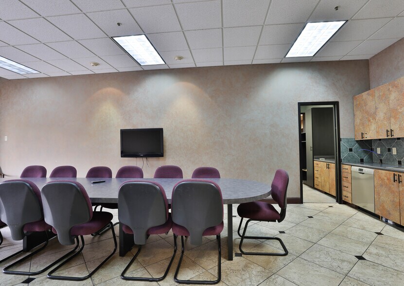 More Photos Of 1160 Mountain View Alviso Rd, Sunnyvale Office For Lease