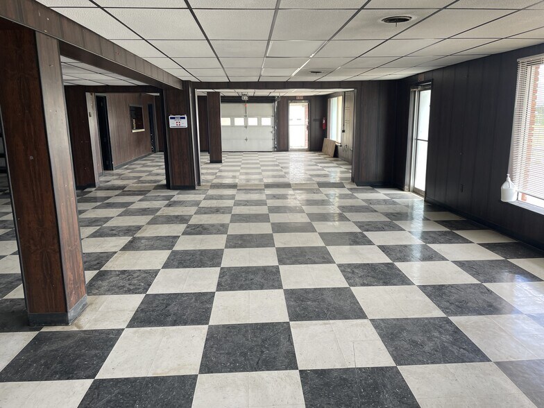 More Photos Of 1992 Mount Pleasant Rd, Greensburg Showroom For Lease