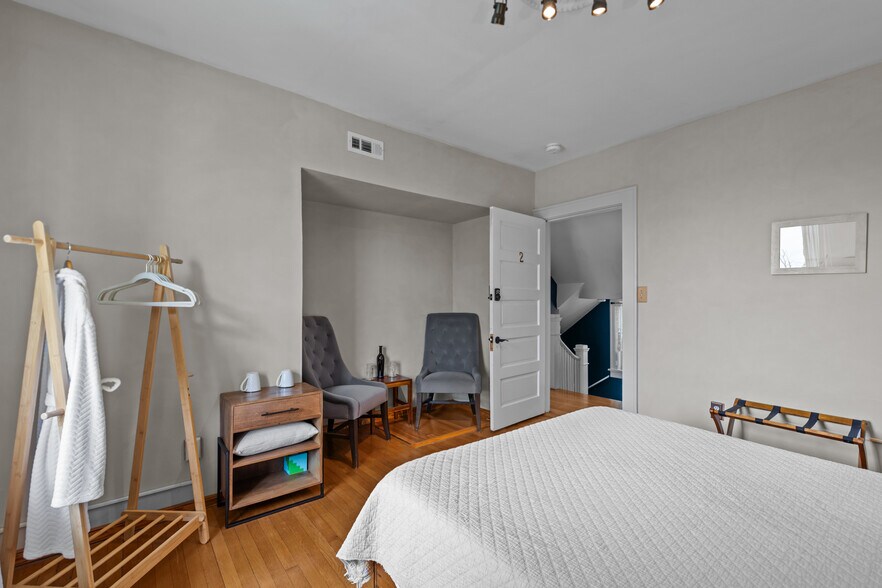 More Photos Of 1231 Boissevain Ave, Norfolk General Retail For Sale