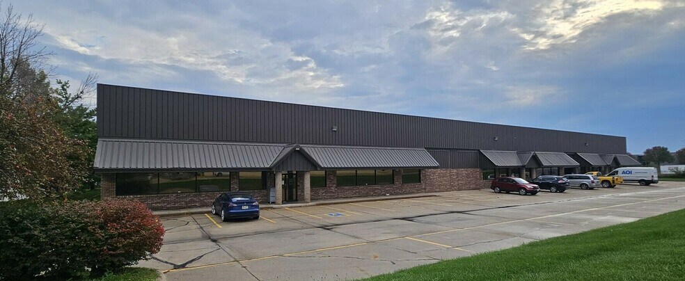 More Photos Of 8877 S 137th Cir, Omaha Warehouse For Lease