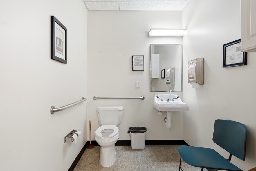 More Photos Of 115 Akers Farm Rd, Christiansburg Medical For Lease
