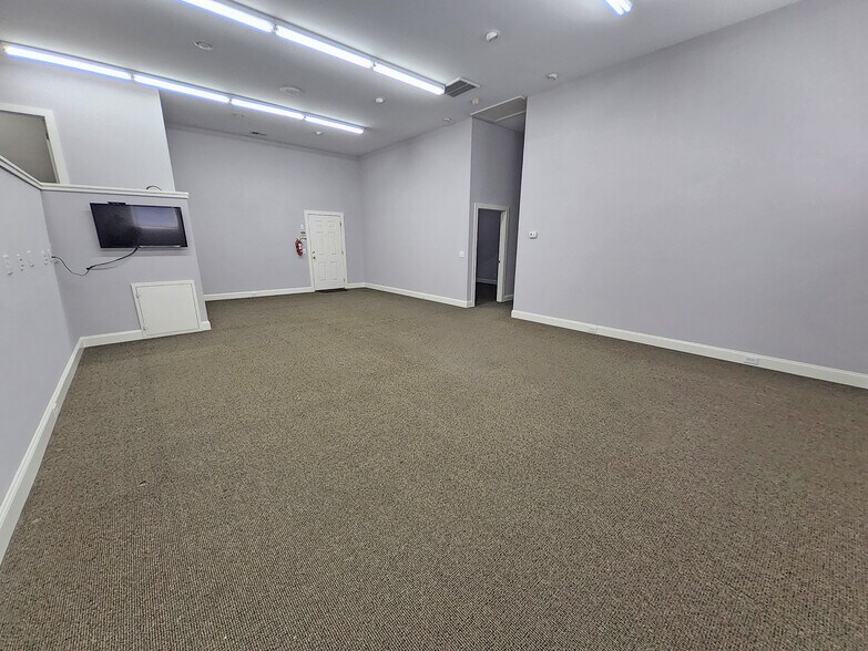More Photos Of 191 Friarsgate Blvd, Irmo Flex For Lease