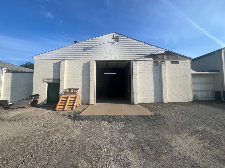 More Photos Of 1205 Spring St, Latrobe Unknown For Lease