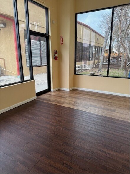 More Photos Of 1717 S Mason Rd, Katy Freestanding For Lease