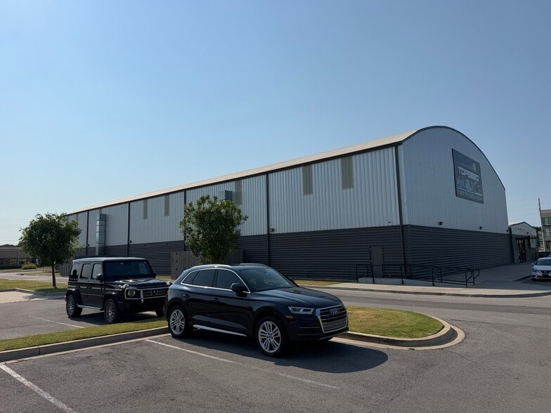 Primary Photo Of 2795 E 91st St, Tulsa Sports And Entertainment For Sale