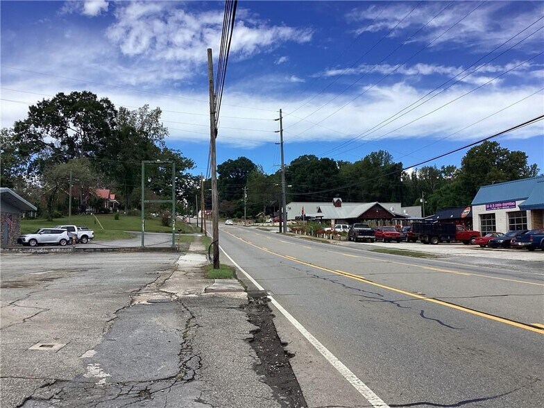More Photos Of 540 E Church St, Jasper Auto Repair For Sale