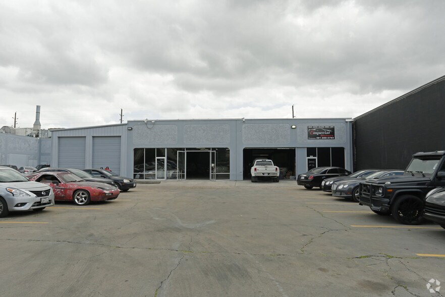 More Photos Of 5901-5909 Beverlyhill St, Houston Warehouse For Lease