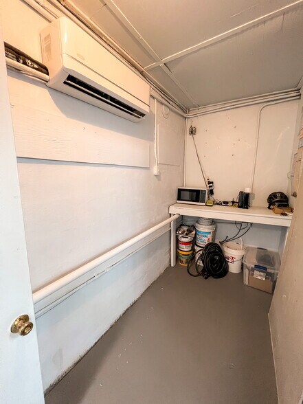 More Photos Of 12 N Pavilion Ave, Carolina Beach Storefront Retail Office For Sale
