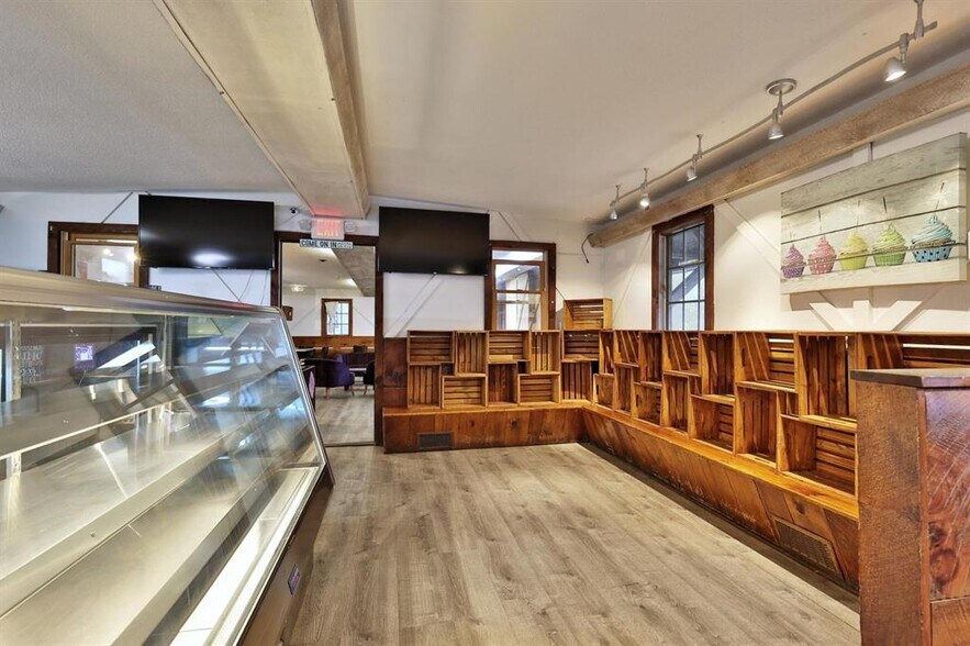 More Photos Of 5501 Route 4, Killington Restaurant For Sale
