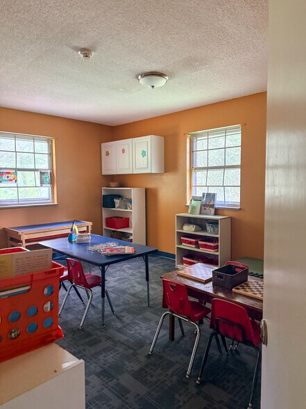 More Photos Of 11749 Snyder Rd, Knoxville Daycare Center For Sale