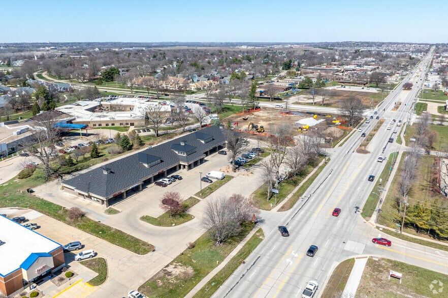 More Photos Of 5500 Merle Hay Rd, Johnston Storefront For Sale