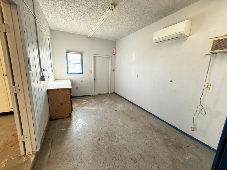 More Photos Of 119 N Bell Blvd, Cedar Park Auto Repair For Lease