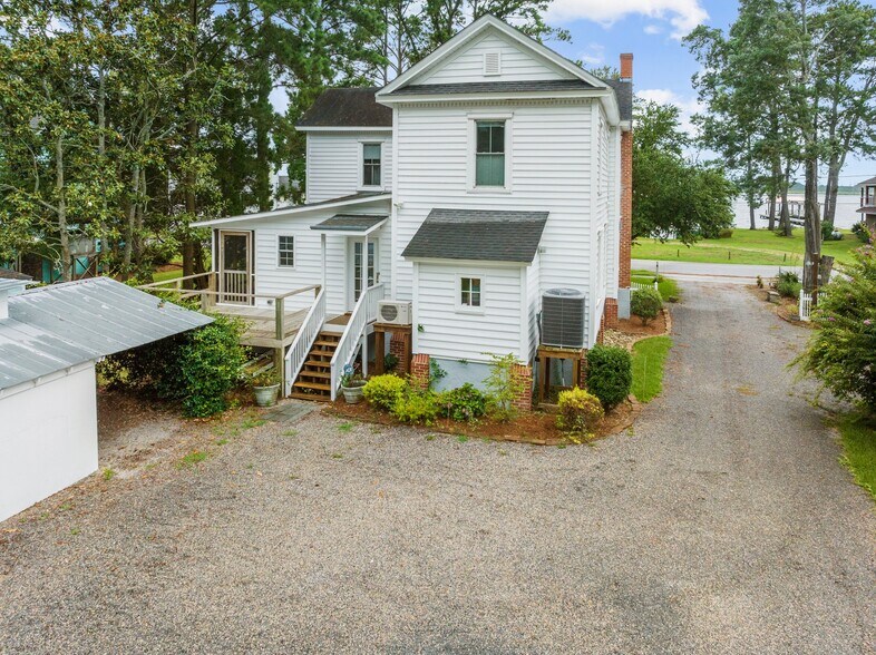 More Photos Of 567 E Water St, Belhaven Hospitality For Sale
