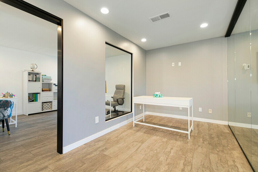 More Photos Of 207 W Alameda Ave, Burbank Office For Sale