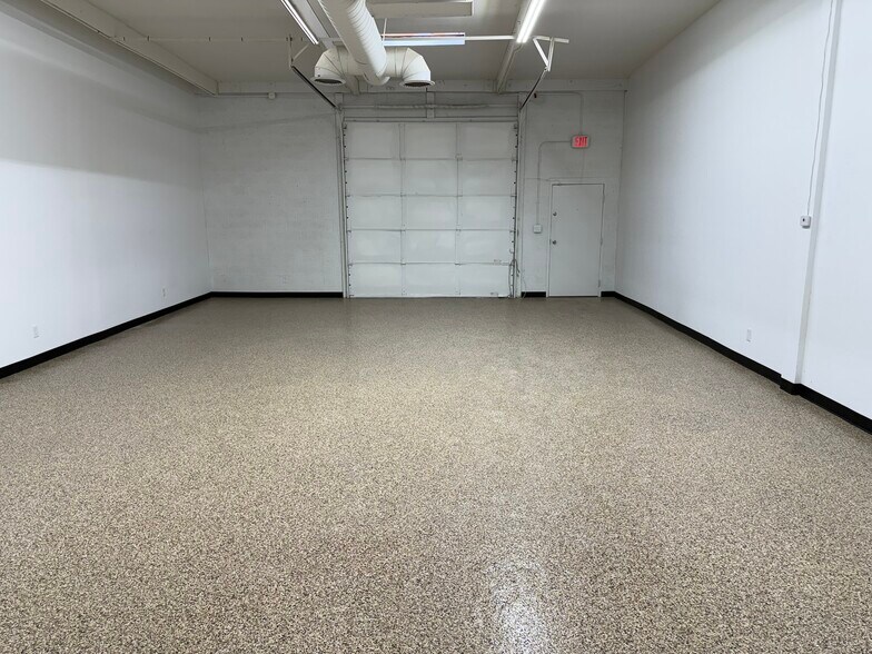 More Photos Of 7655 E Redfield Rd, Scottsdale Light Distribution For Lease