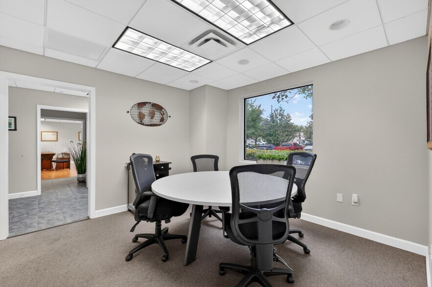More Photos Of 2721 Pemberton Dr, Apopka Warehouse For Lease