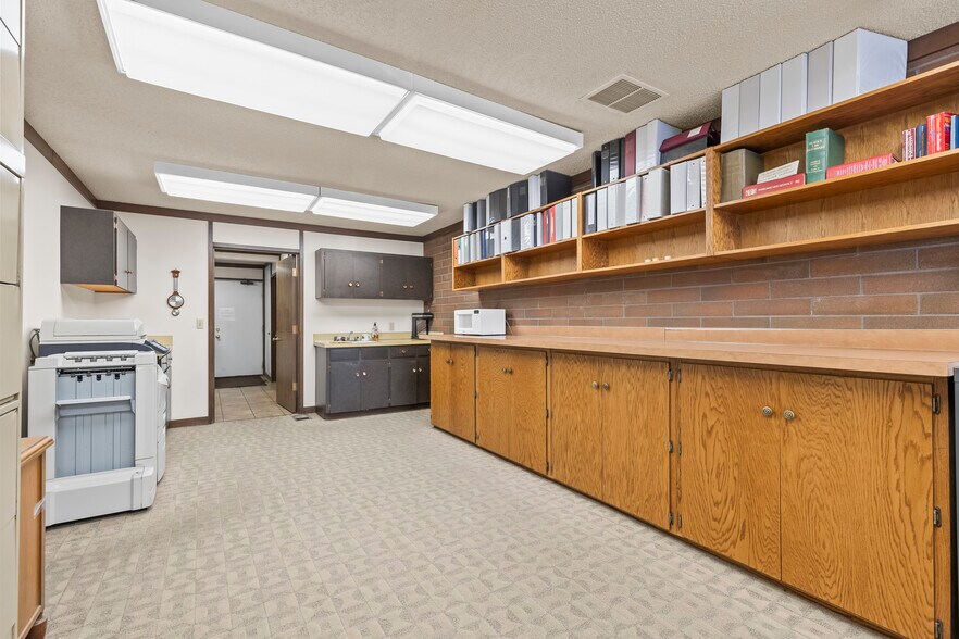 More Photos Of 411-413 N 2nd St, Yakima Office For Sale